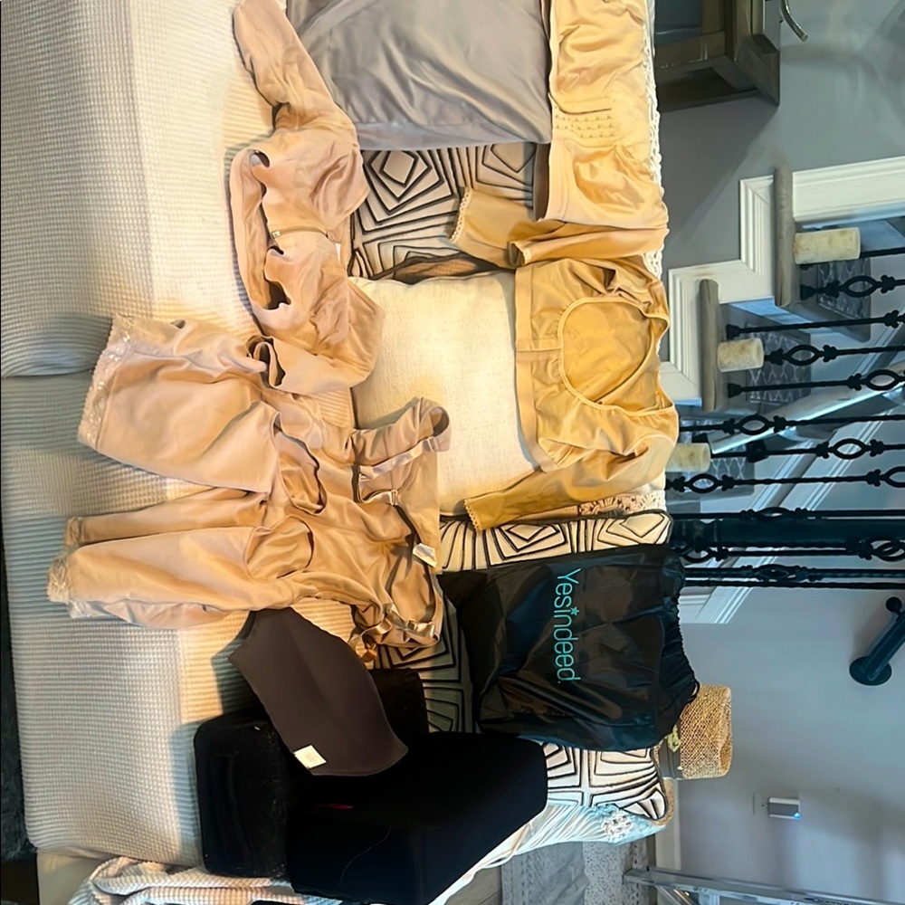 Women's FAHA ensemble.  Complete for BBL , liposuction and Breast augmentation.